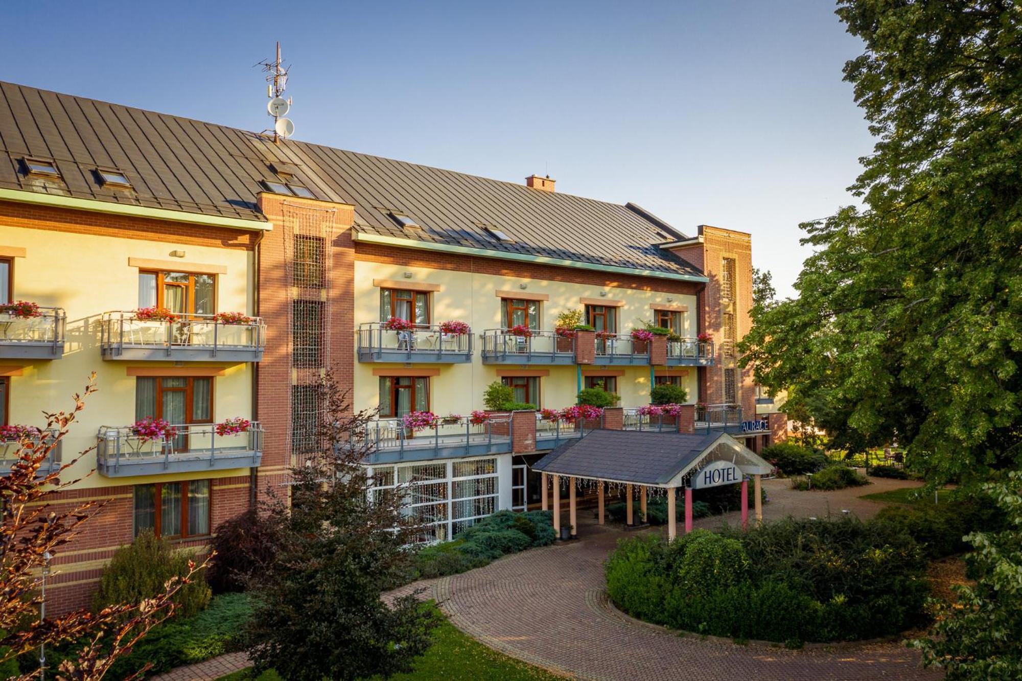 April Hotel Panorama Rychnov nad Kneznou Luaran gambar