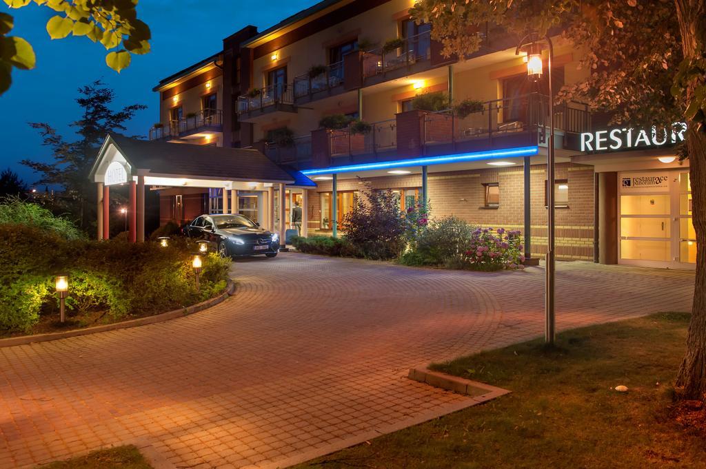 April Hotel Panorama Rychnov nad Kneznou Luaran gambar